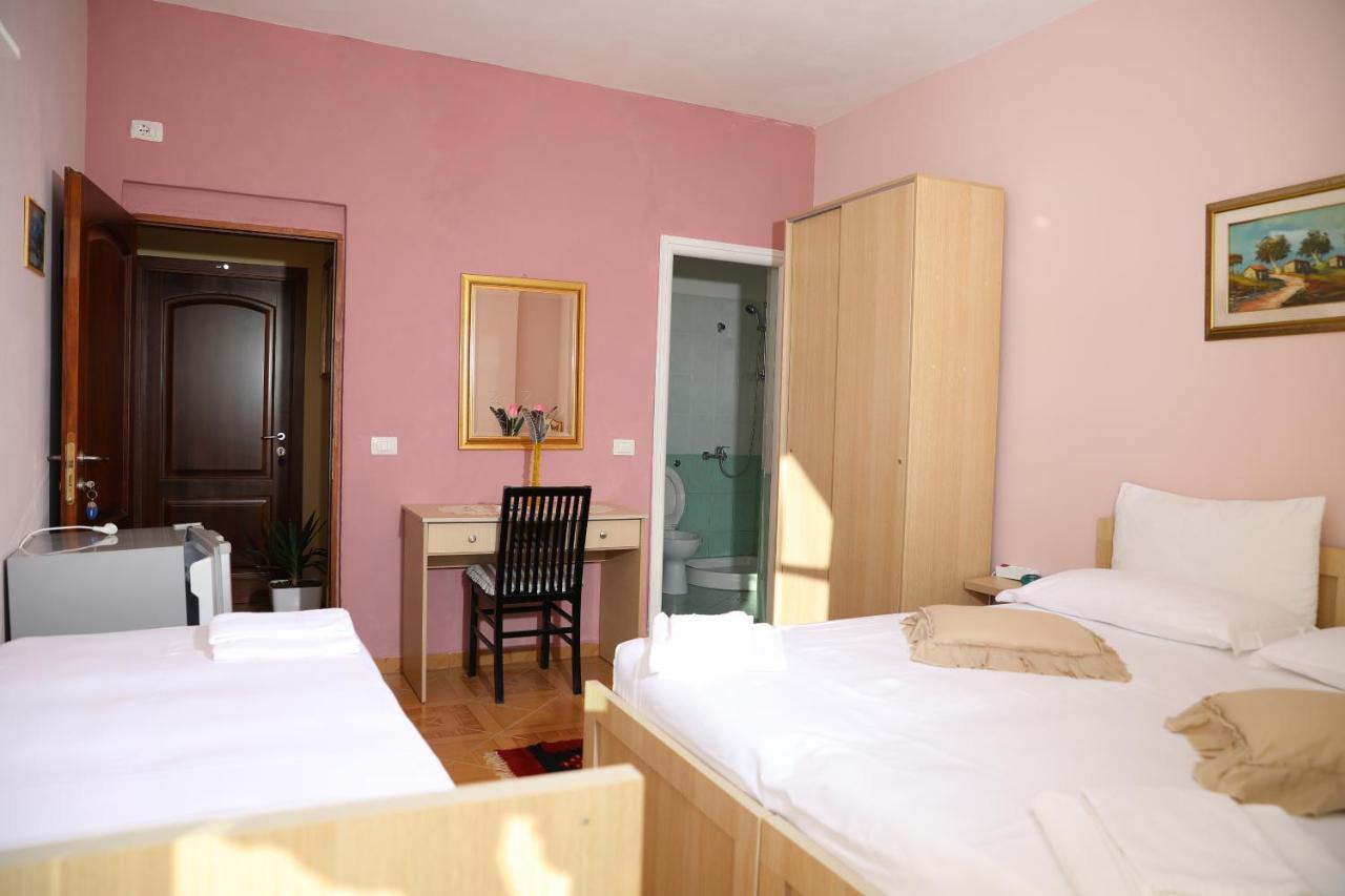 Casa Vacanze Nail Vlorë Esterno foto