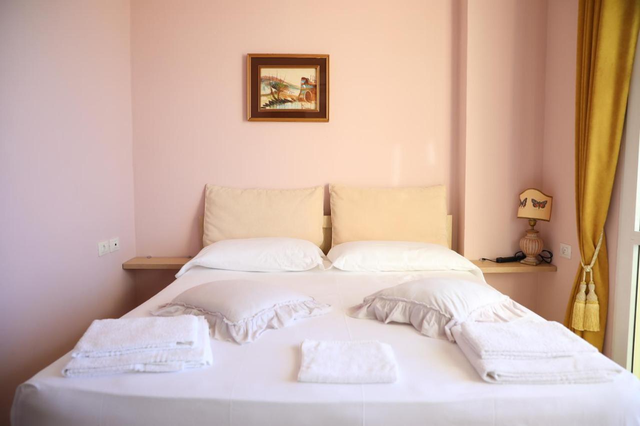Casa Vacanze Nail Vlorë Esterno foto