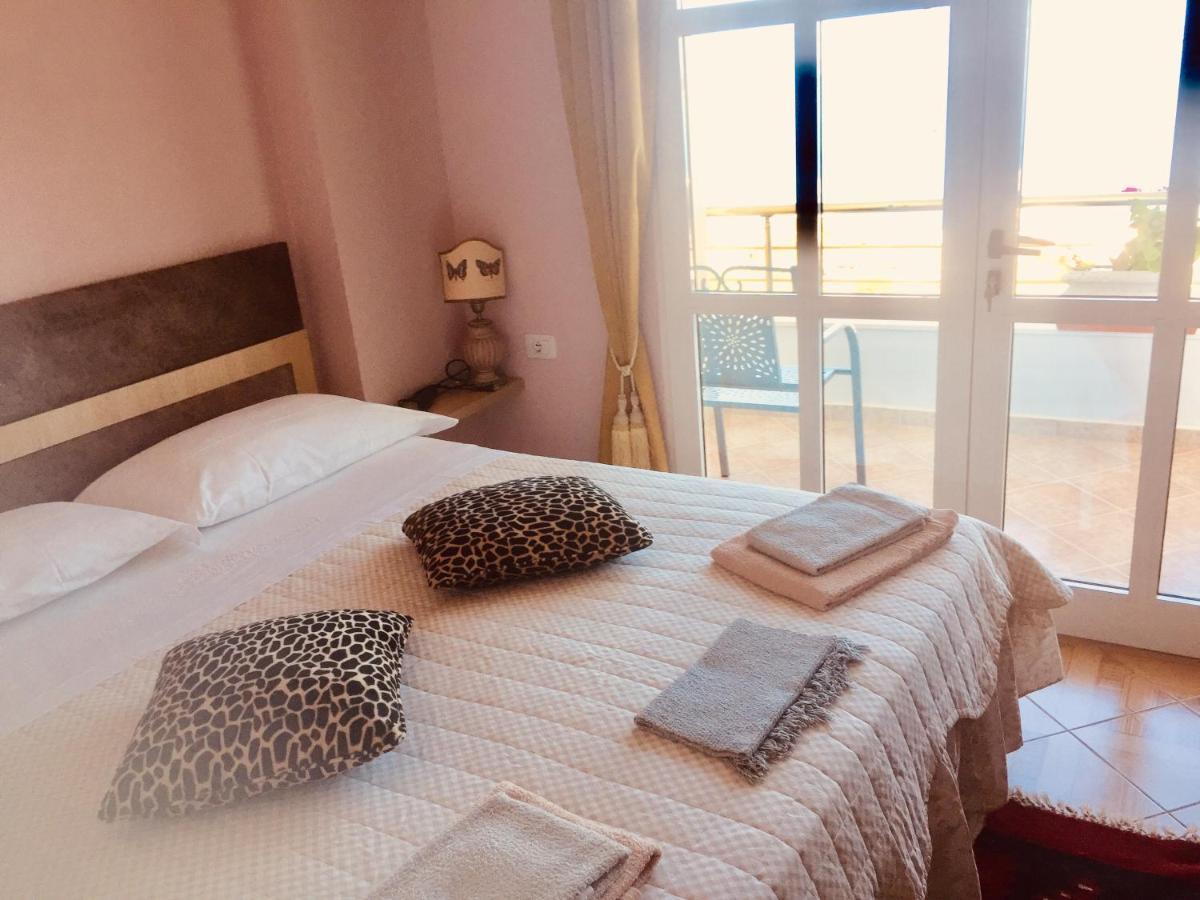 Casa Vacanze Nail Vlorë Esterno foto